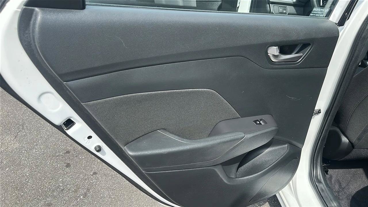 Used 2020 Hyundai Accent SE FWD image 25