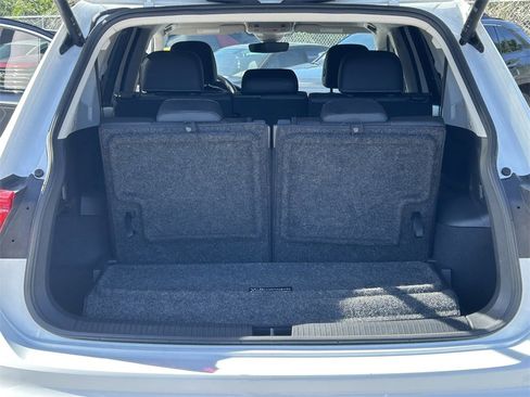Used 2022 Volkswagen Tiguan SE image 13