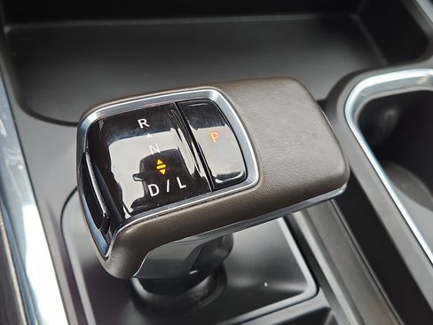 Used 2023 Chevrolet Silverado 1500 LTZ image 28