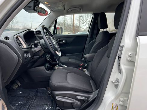 Used 2017 Jeep Renegade Latitude w/ Cold Weather Group AWD/4WD image 20