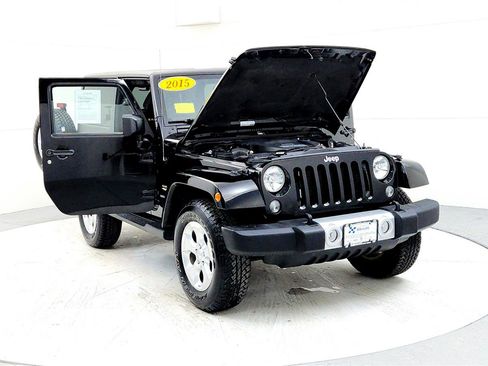 Used 2015 Jeep Wrangler Sahara w/ Connectivity Group image 9