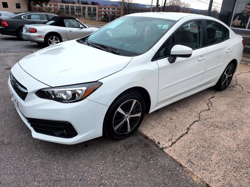 Used 2022 Subaru Impreza 2.0i Premium image 2