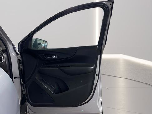 Used 2020 Chevrolet Equinox LT image 27