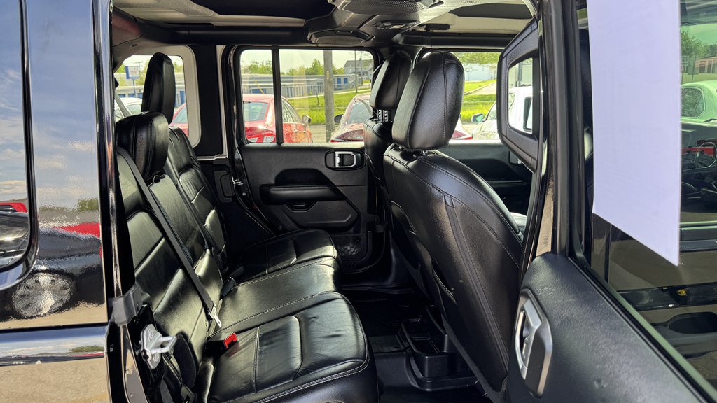 Used 2018 Jeep Wrangler Unlimited Sahara AWD/4WD image 25