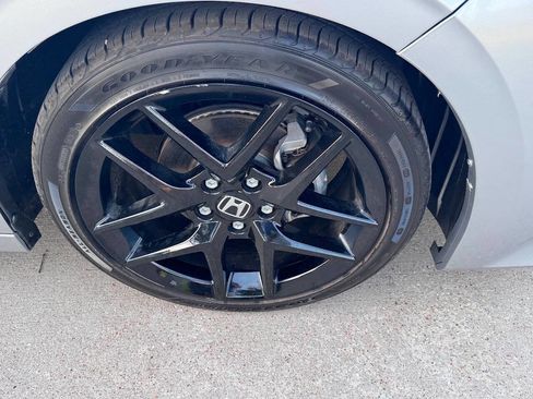 Used 2025 Honda Civic Sport image 9