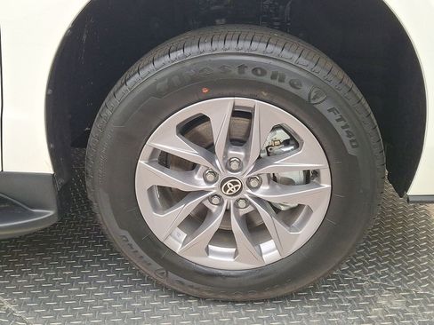 Used 2026 Toyota Sienna LE FWD image 29