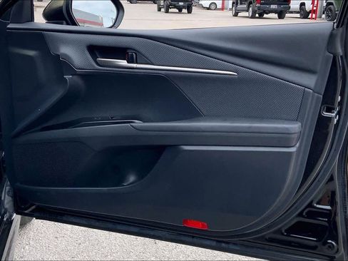 Used 2025 Toyota Camry SE image 22