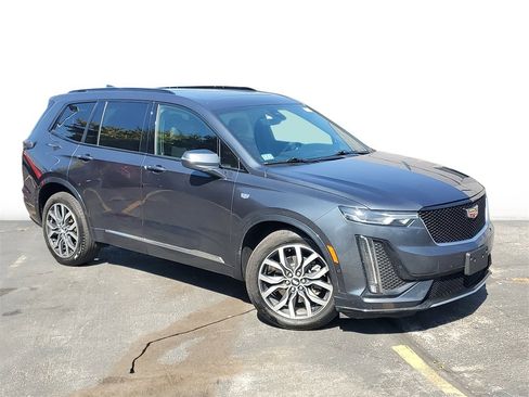 Used 2021 Cadillac XT6 Sport image 1