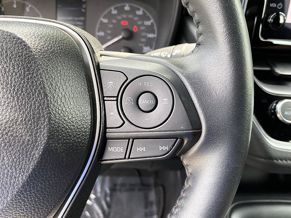 Certified 2025 Toyota Corolla SE FWD image 15