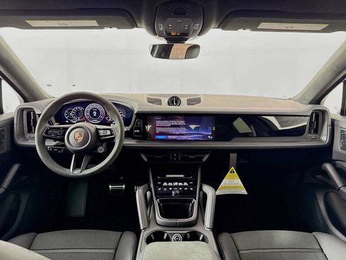 New 2026 Porsche Cayenne GTS image 34