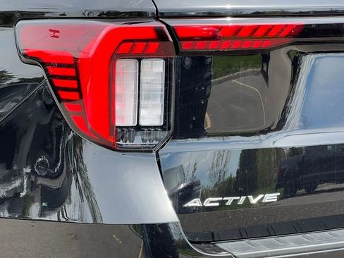 Used 2026 Ford Explorer Active w/ Active Comfort Package AWD/4WD image 8