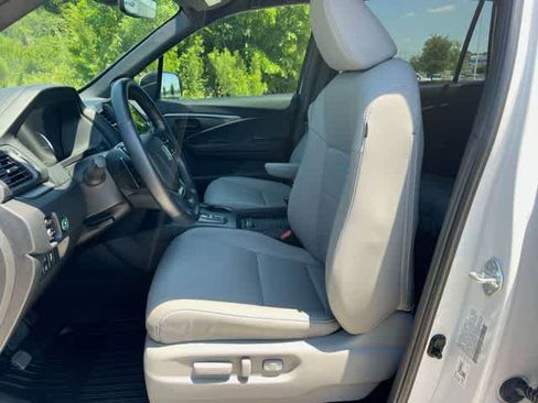 Used 2023 Honda Passport EX-L image 11