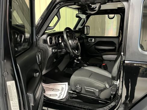 Used 2020 Jeep Wrangler Sport image 12