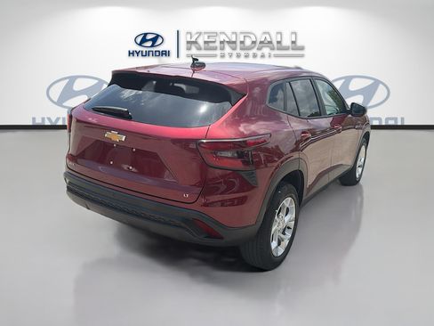 Used 2022 Volkswagen Taos S FWD image 6