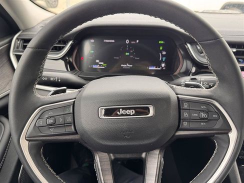 Used 2022 Jeep Grand Cherokee Limited 4xe w/ Luxury Tech Group II AWD/4WD image 6