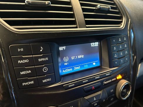 Used 2019 Ford Explorer XLT AWD/4WD image 13