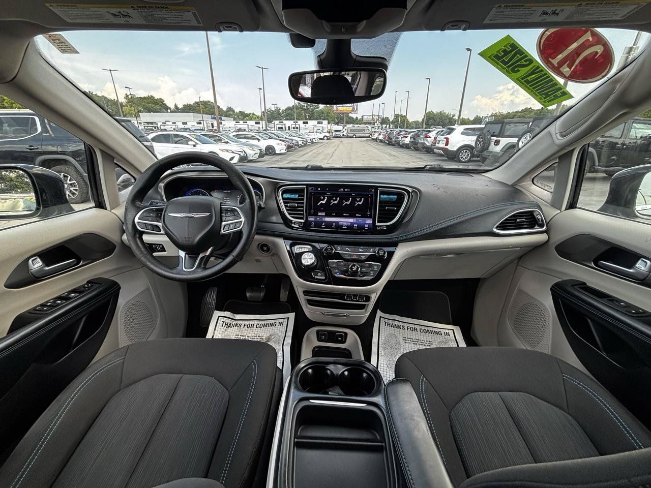 Used 2021 Chrysler Pacifica Touring FWD image 19