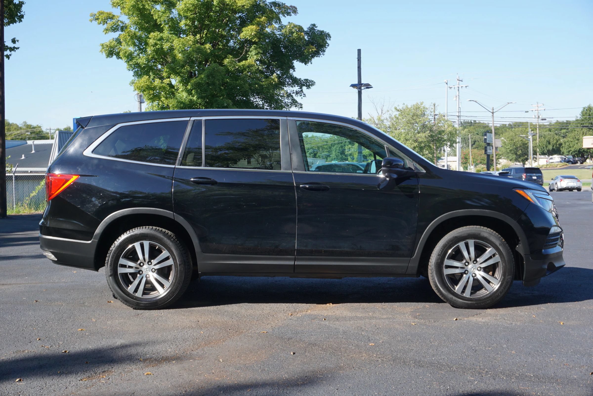 Used 2016 Honda Pilot EX image 4
