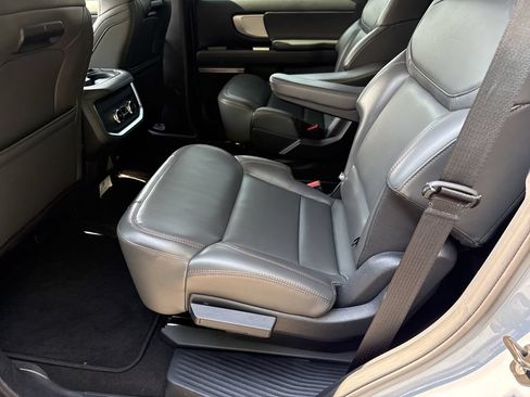 Used 2025 Ford Expedition Active AWD/4WD image 20