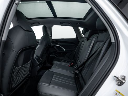 New 2025 Audi Q5 Premium Plus image 16