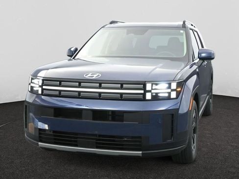 Used 2025 Hyundai Santa Fe SEL image 2