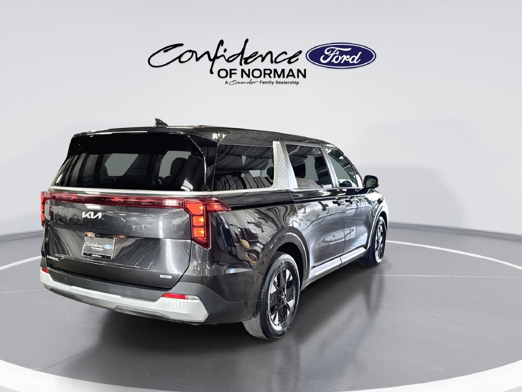 Used 2026 Kia Carnival LXS FWD image 8