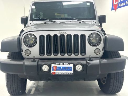 Used 2015 Jeep Wrangler Unlimited Sport w/ Quick Order Package 24S AWD/4WD image 2