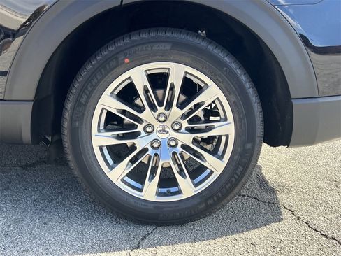 New 2026 Ford Explorer Platinum image 32