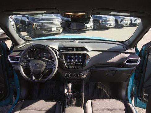 Used 2022 Chevrolet TrailBlazer RS w/ Technology Package FWD image 19