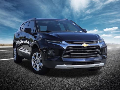 Used 2020 Chevrolet Blazer LT FWD image 2