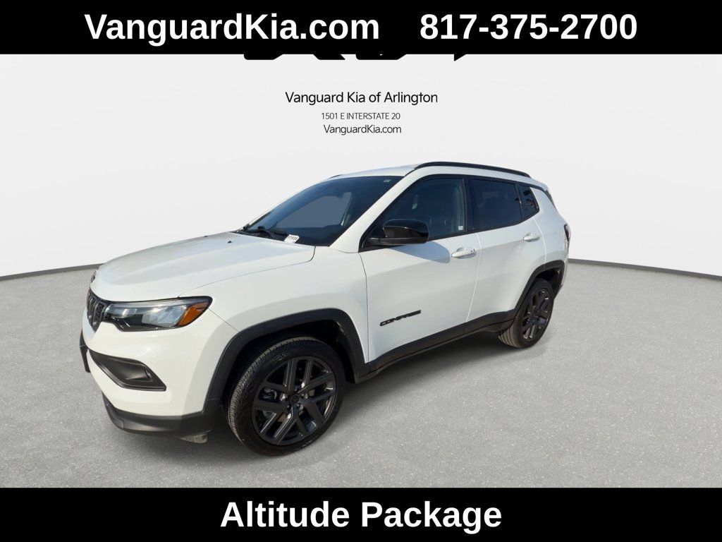 Used 2026 Jeep Compass Latitude AWD/4WD image 4