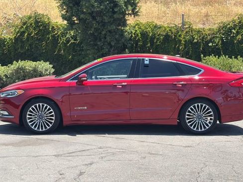 Used 2017 Ford Fusion Titanium FWD image 7