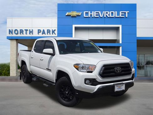 Used 2021 Toyota Tacoma SR5 RWD image 1