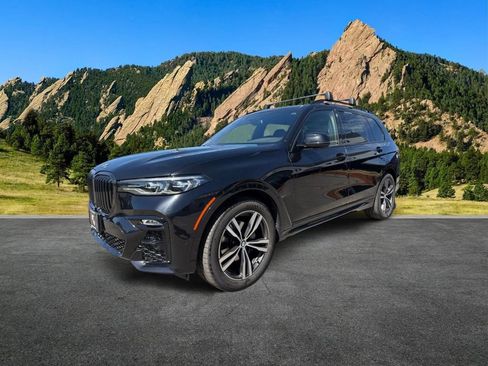 Used 2022 BMW X7 xDrive40i w/ M Sport Package AWD/4WD image 4