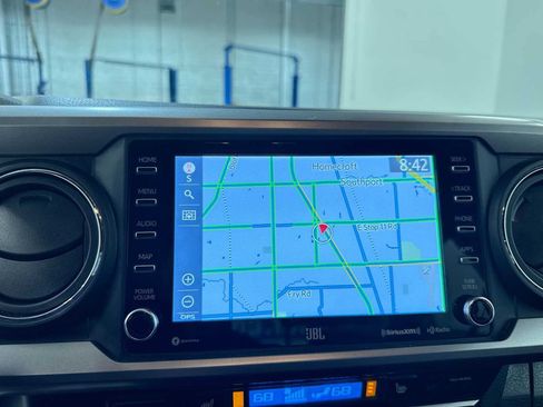 Used 2023 Toyota Tacoma Limited image 27