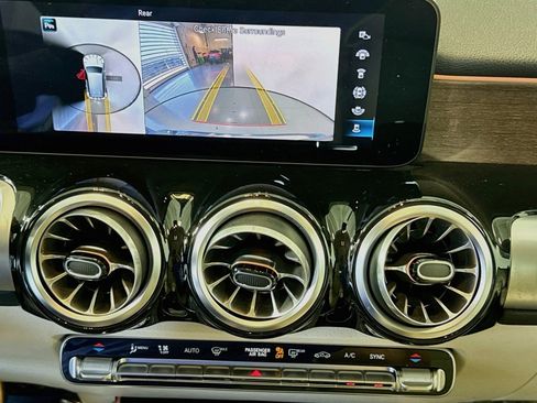 Certified 2022 Mercedes-Benz GLB 250 4MATIC image 14