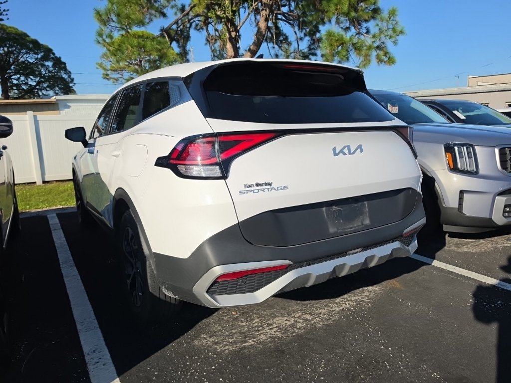 Used 2024 Kia Sportage EX FWD image 13