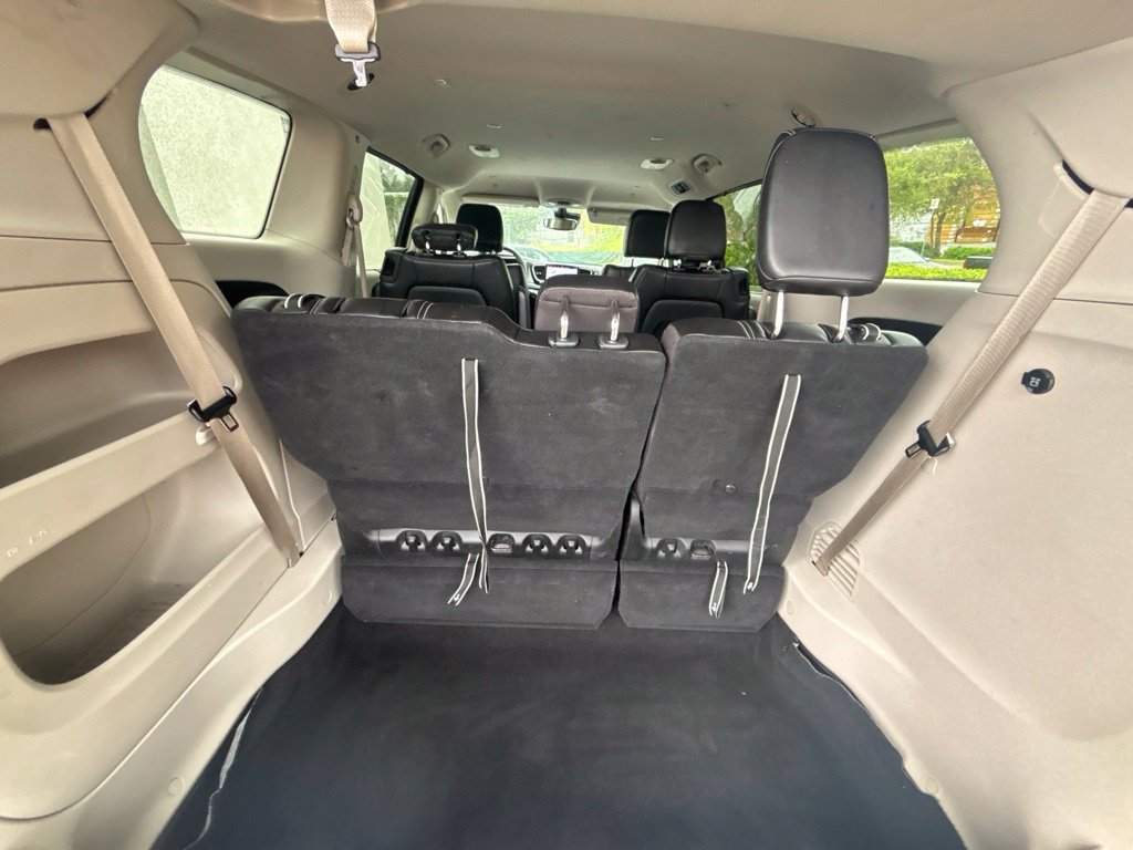 Used 2023 Chrysler Pacifica Touring-L FWD image 20