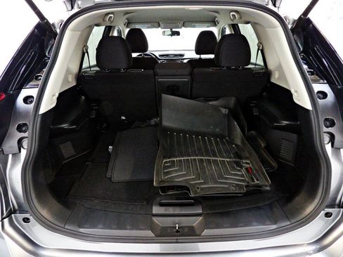 Used 2018 Nissan Rogue SV AWD/4WD image 13