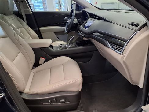 Used 2021 Cadillac XT4 Premium Luxury w/ Driver Awareness Package image 10