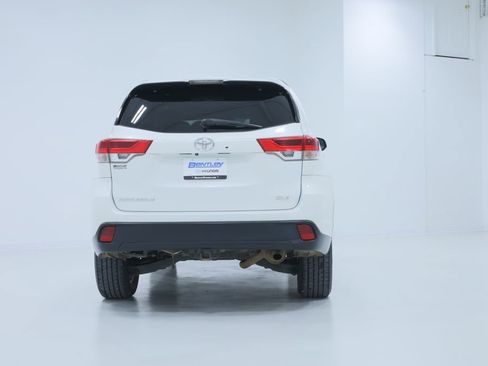 Used 2017 Toyota Highlander XLE image 5