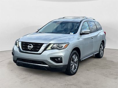 Used 2017 Nissan Pathfinder SL