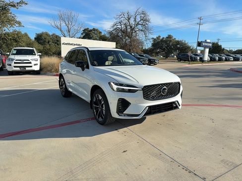 Used 2026 Volvo XC60 B5 Plus w/ Protection Package Premier AWD/4WD image 8