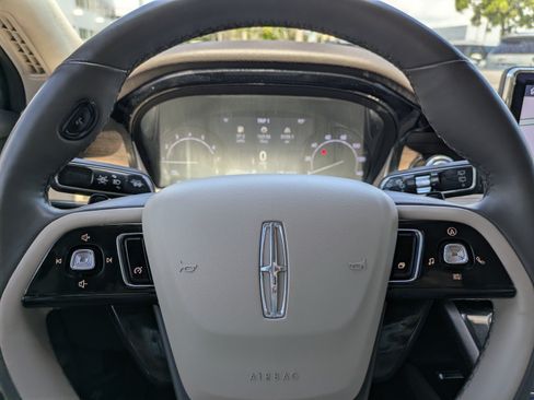 Used 2020 Lincoln Corsair Reserve w/ Elements Package FWD image 23