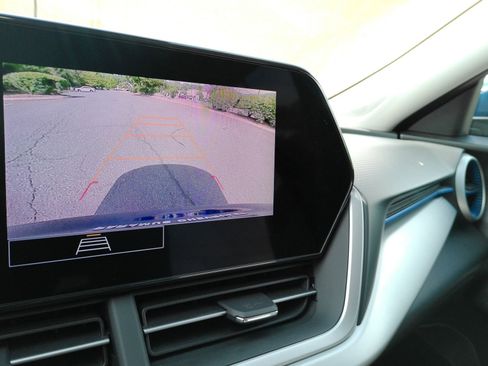 Used 2024 Chevrolet Trax LS w/ LS Convenience Package FWD image 24
