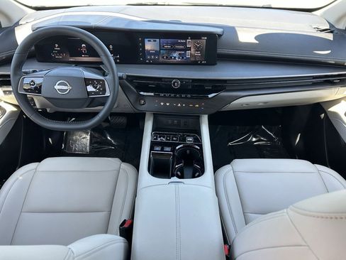 Certified 2025 Nissan Murano SV w/ Cargo Package AWD/4WD image 18