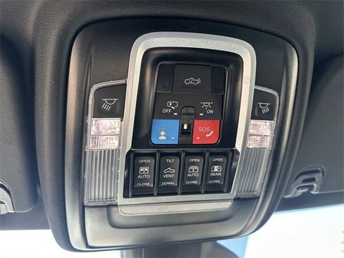 Used 2025 RAM 1500 Limited image 32