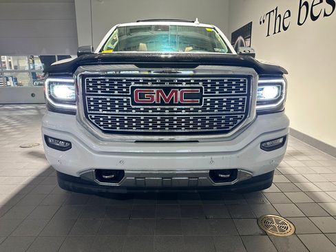Used 2017 GMC Sierra 1500 Denali w/ Denali Ultimate Package AWD/4WD image 2