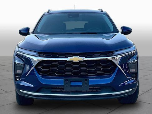 Used 2024 Chevrolet Trax LT w/ Driver Confidence Package FWD image 4