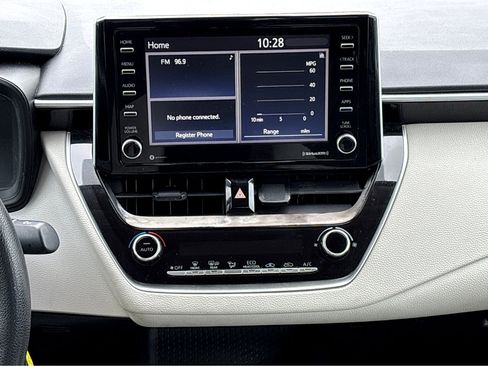 Used 2021 Toyota Corolla LE image 5